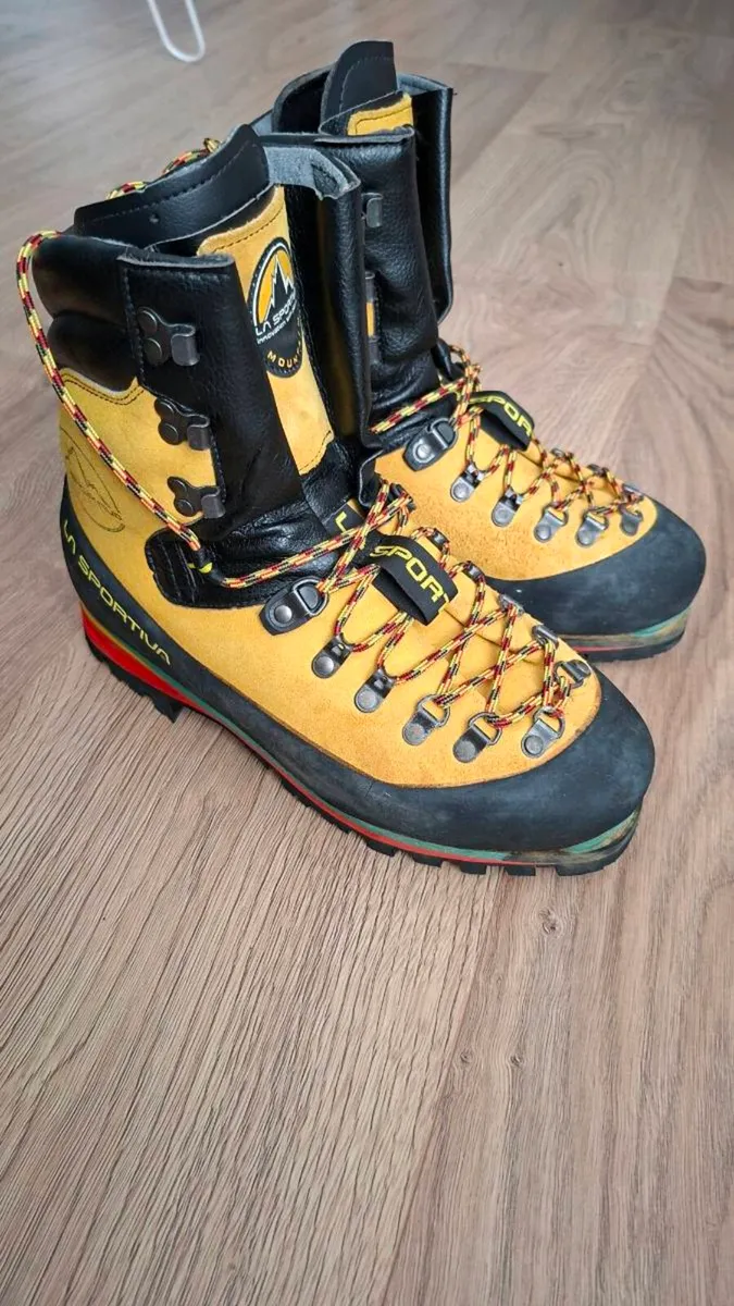 Boots La Sportiva like new 42/UK8 - Image 4