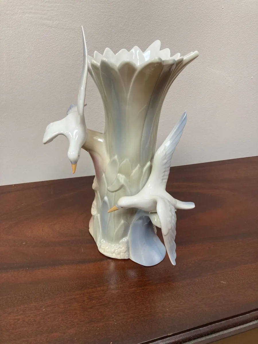 Porcelain Vase - Porceval - Image 4