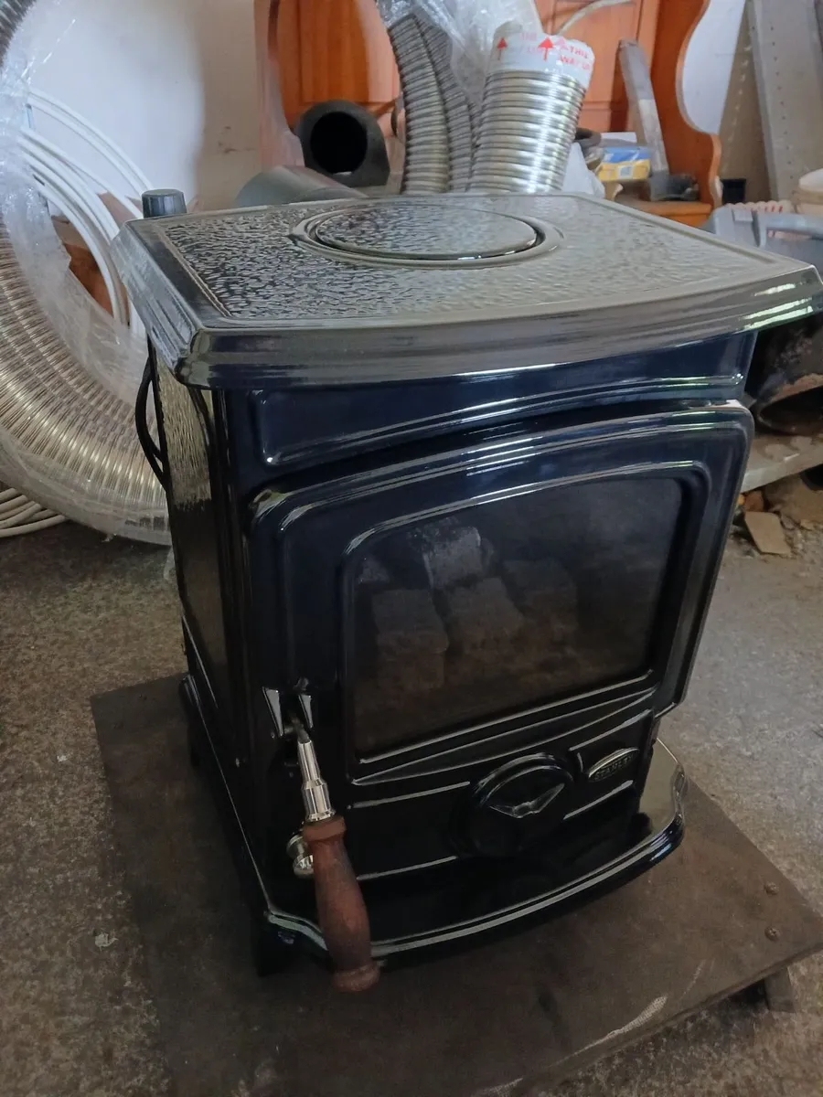 Black Enamel Stanley Oisin 5 kw oil stove - Image 3