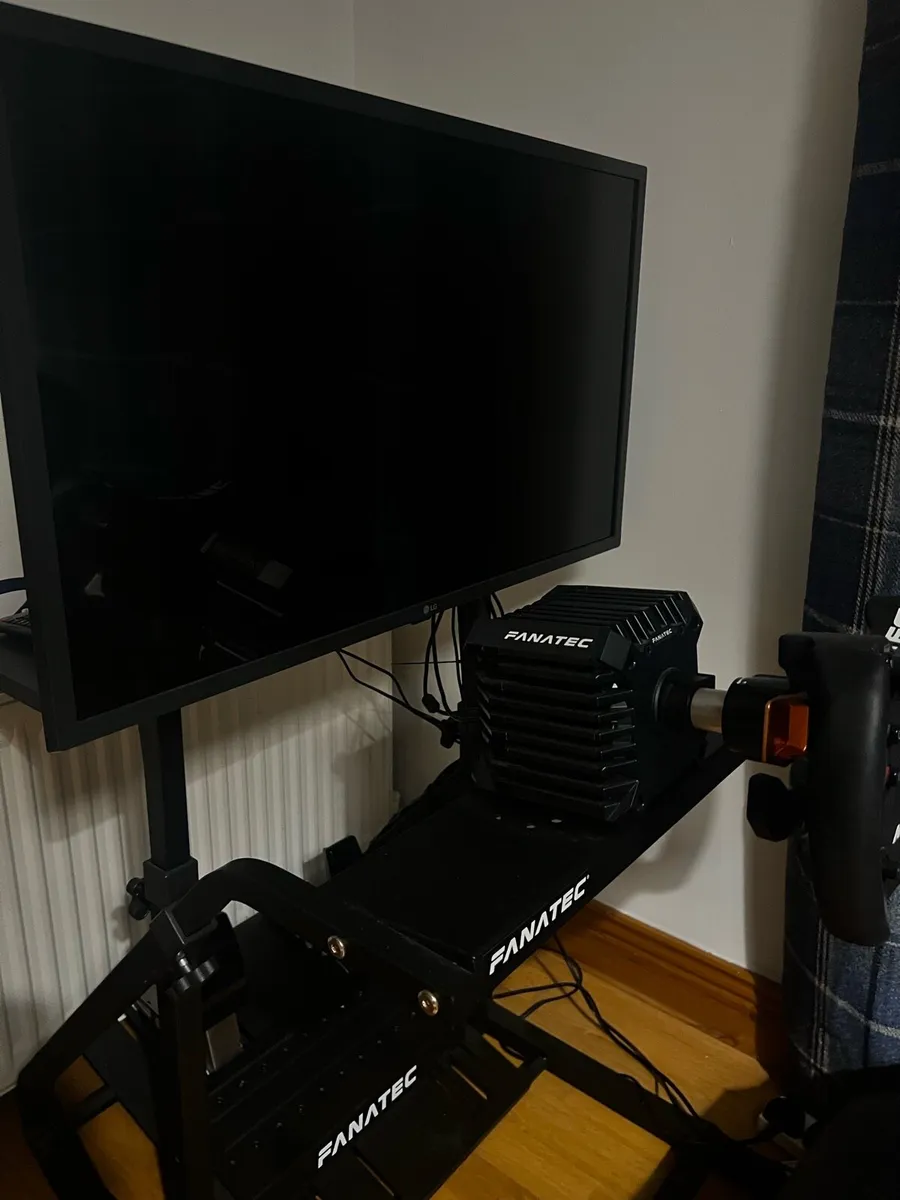 Racing sim setup fanatec direct drive wheel - Image 4