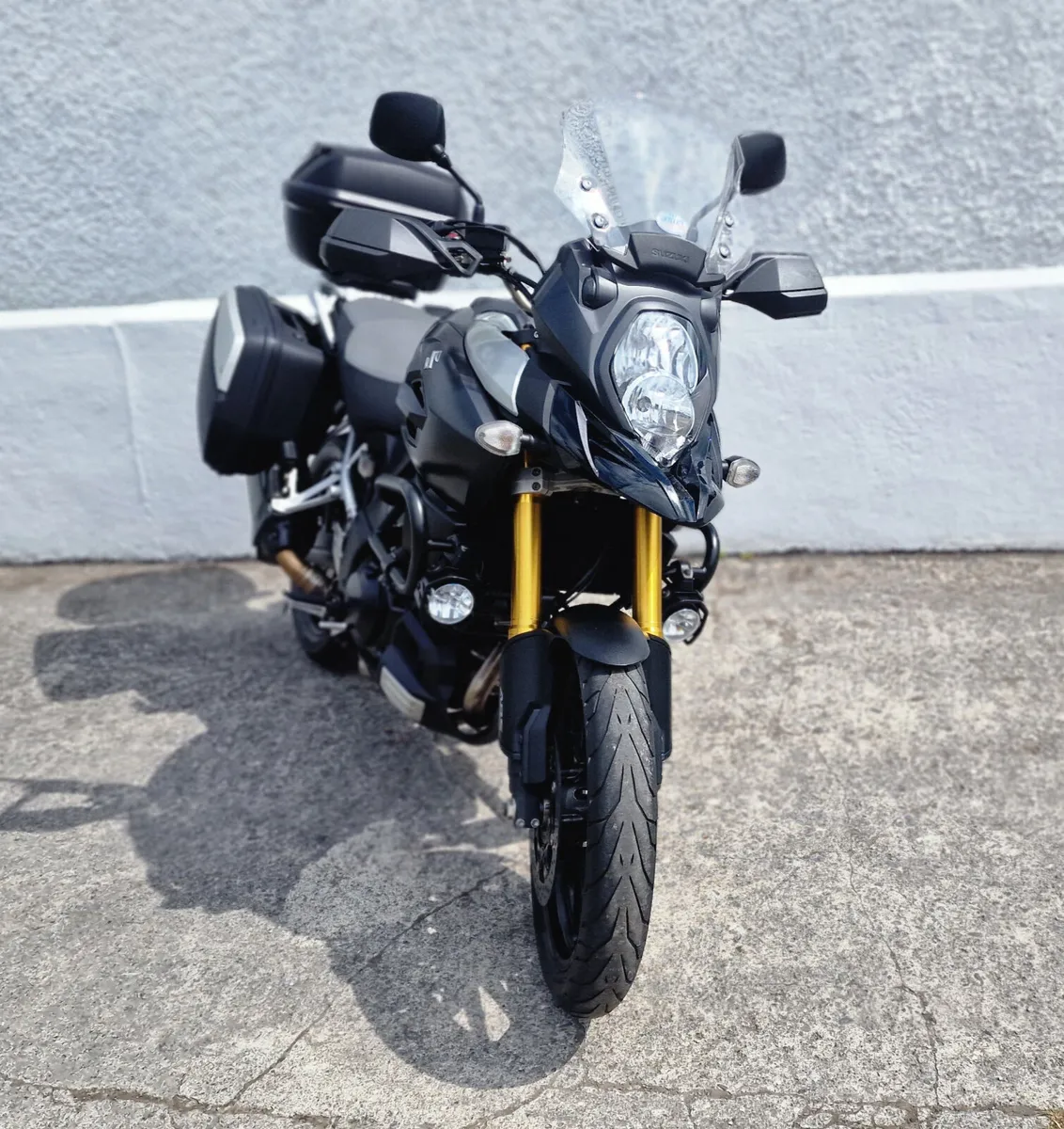 V Strom 1000 GT @ Doyles Athlone - Image 2