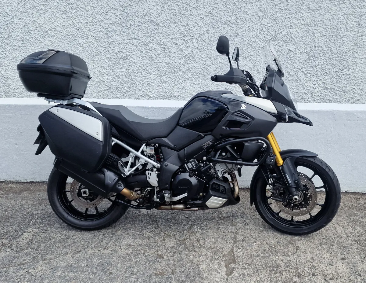 V Strom 1000 GT @ Doyles Athlone - Image 1