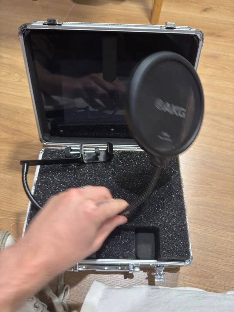 Akgc414 Xlii With Case - Image 4