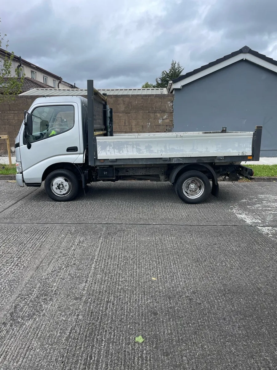 Toyota dyna tipper - Image 2