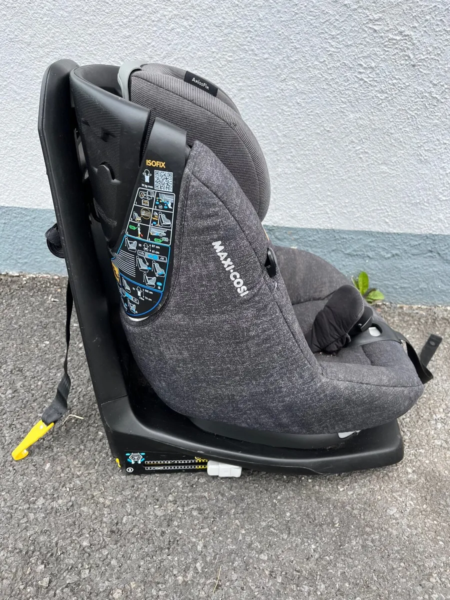 Maxi cosi 360 car seat - Image 4