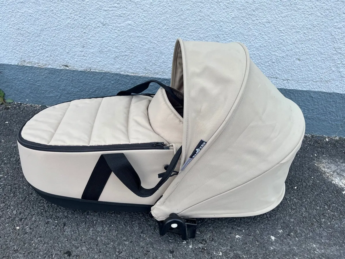 Babyzen Yoyo bassinet - Image 2
