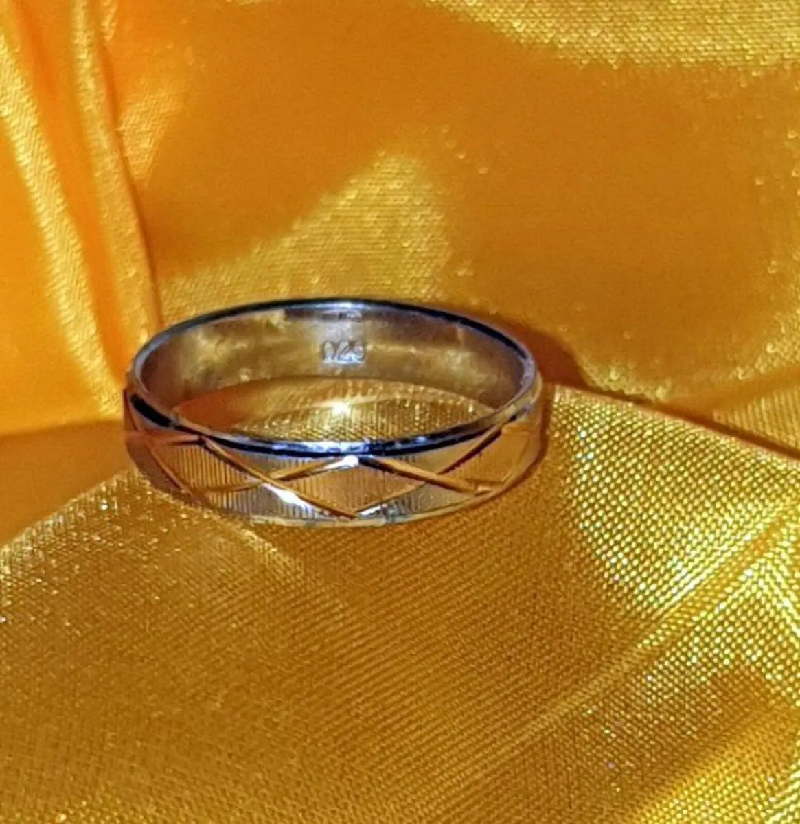 Vintage Hallmarked Sterling Silver & Gold Ring - Image 1