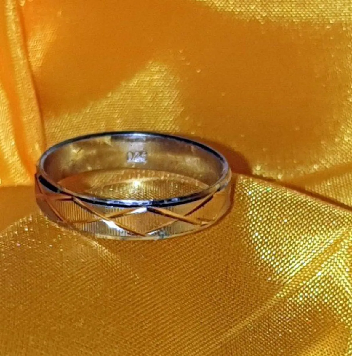 Vintage Hallmarked Sterling Silver & Gold Ring - Image 3