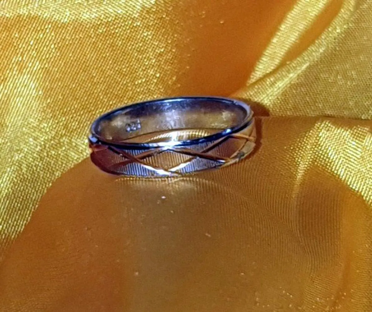 Vintage Hallmarked Sterling Silver & Gold Ring - Image 4
