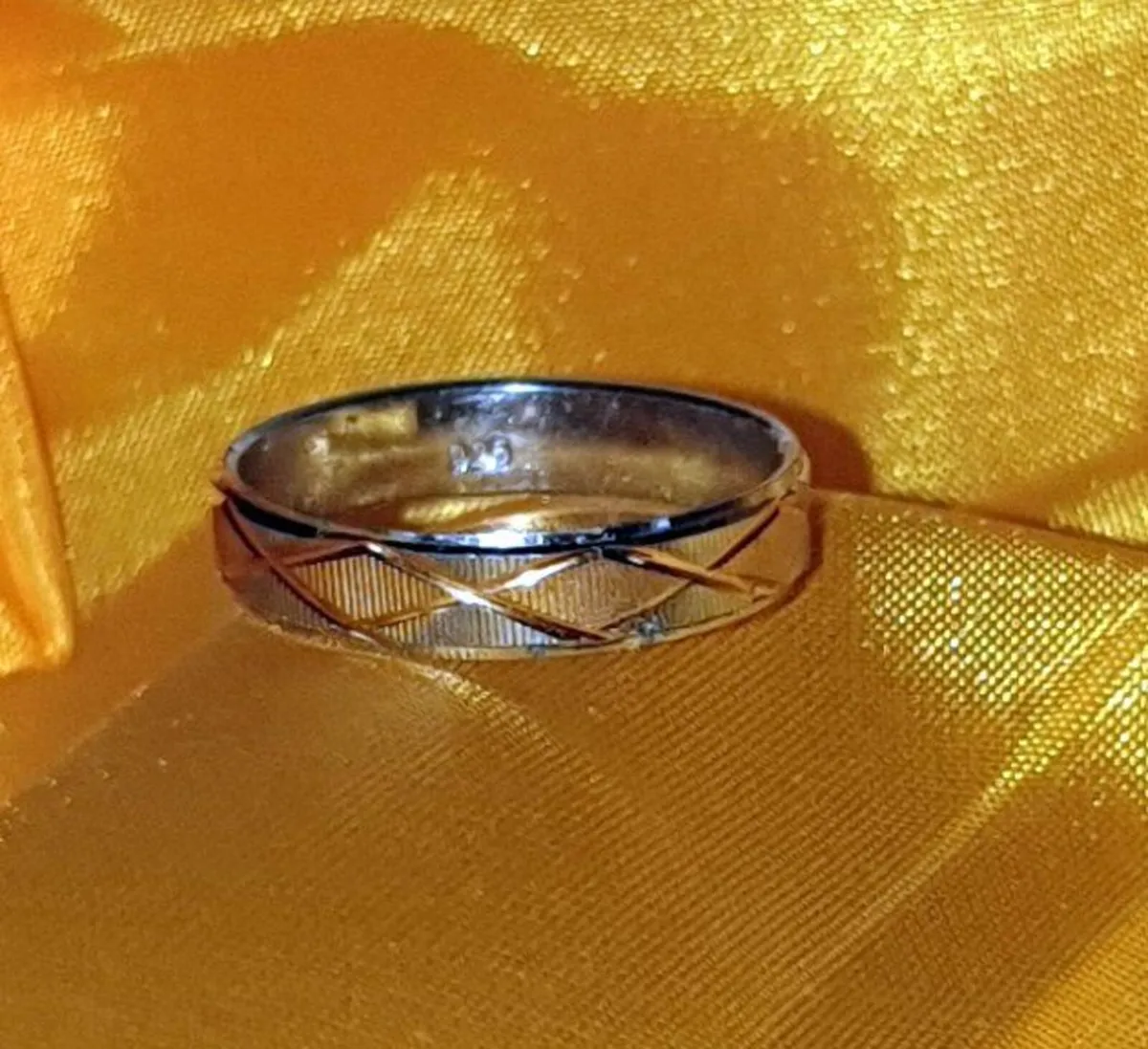 Vintage Hallmarked Sterling Silver & Gold Ring - Image 2