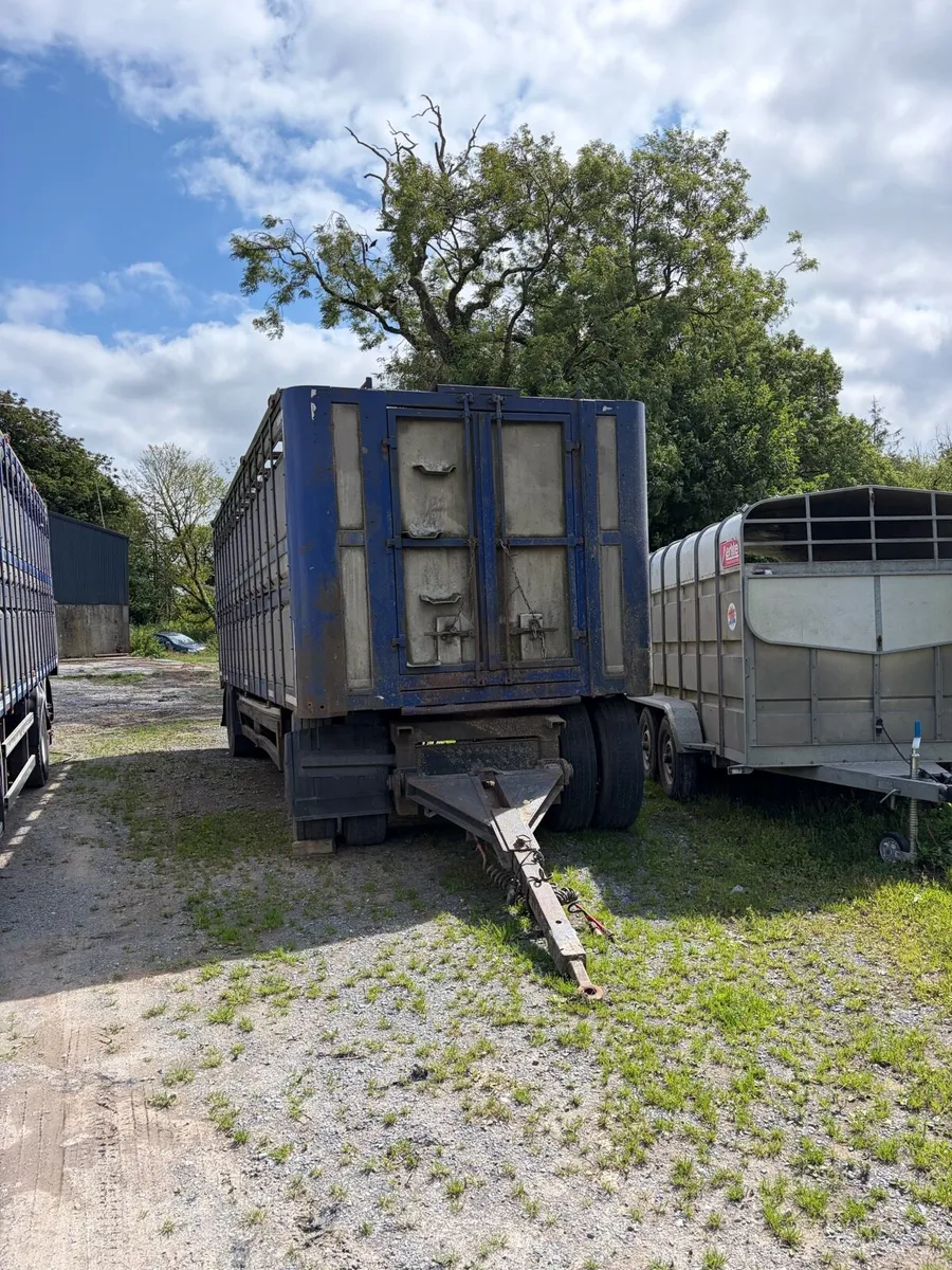 Cattle lorry - Image 4