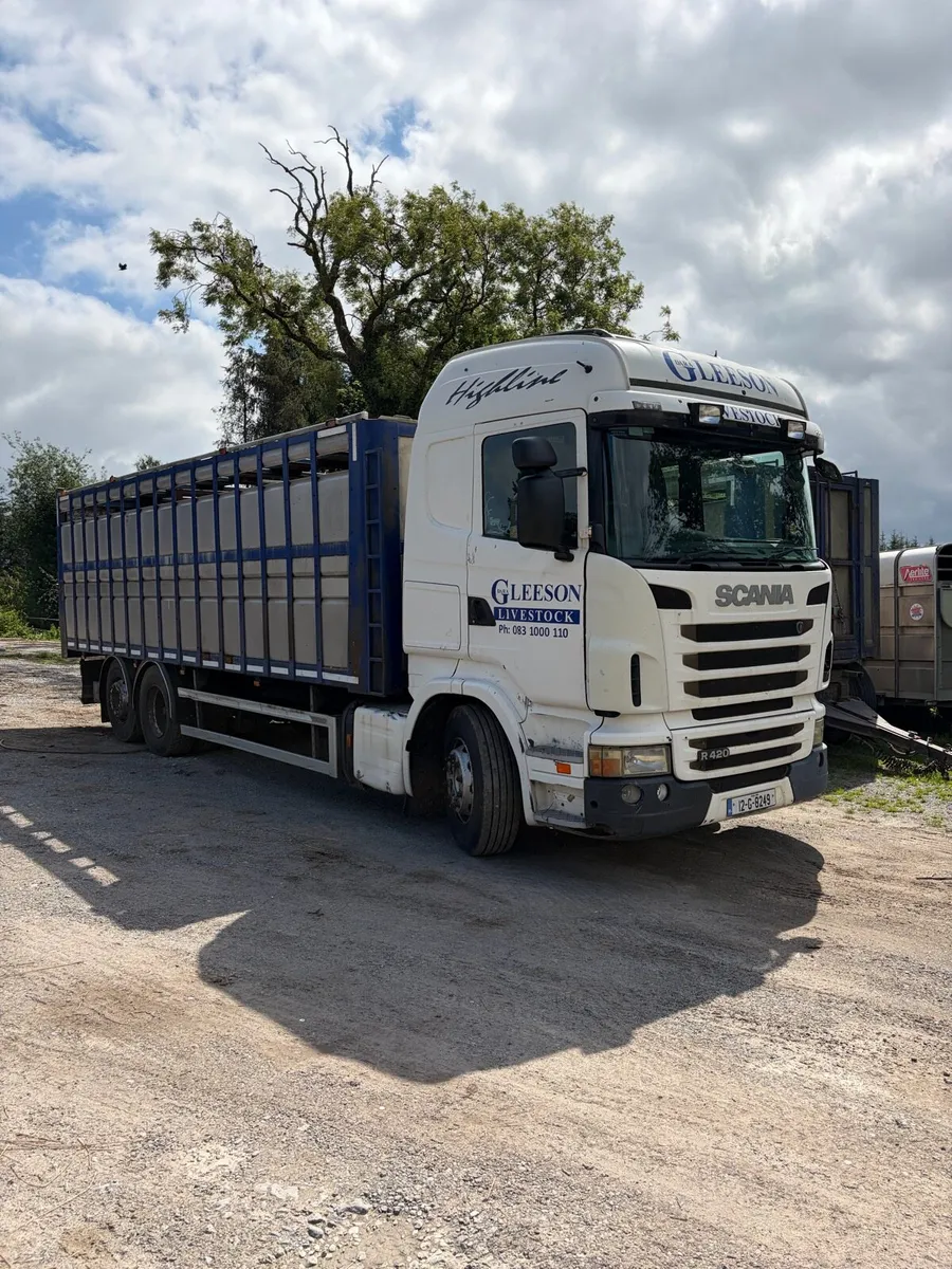 Cattle lorry - Image 1