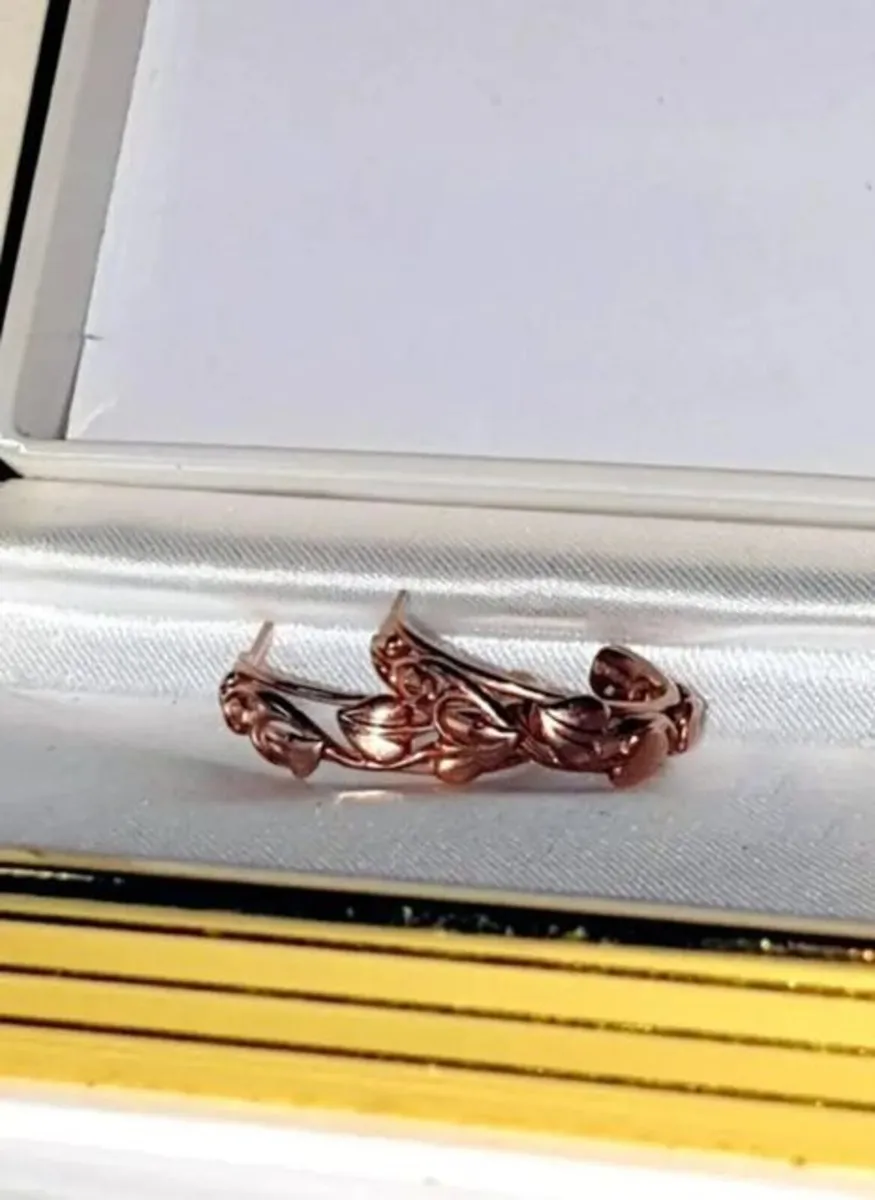Vintage Hallmarked 9ct Gold Harrods Hoop Earrings - Image 4