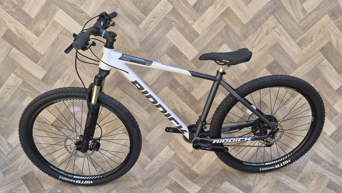 BRAND NEW MTB, SUPER LIGHTWEIGHT - Image 4