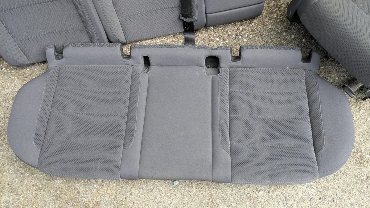VW Golf mk5 Car Seats + Renault Fluence Seat (READ - Image 2