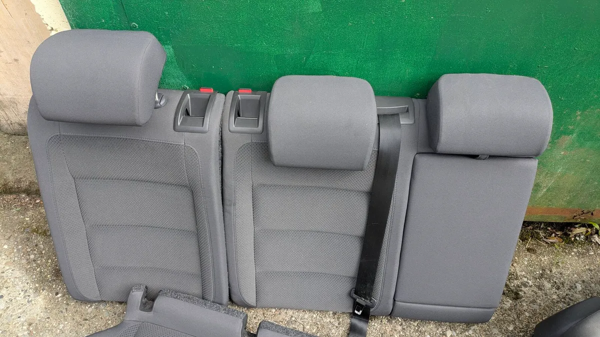 VW Golf mk5 Car Seats + Renault Fluence Seat (READ - Image 3