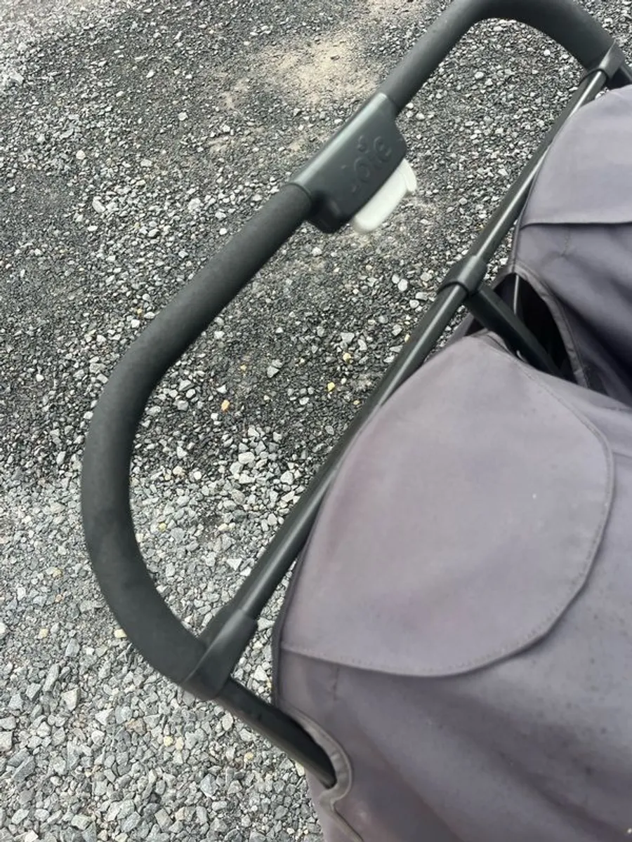 Double/twin buggy - Joie Aire - Image 3