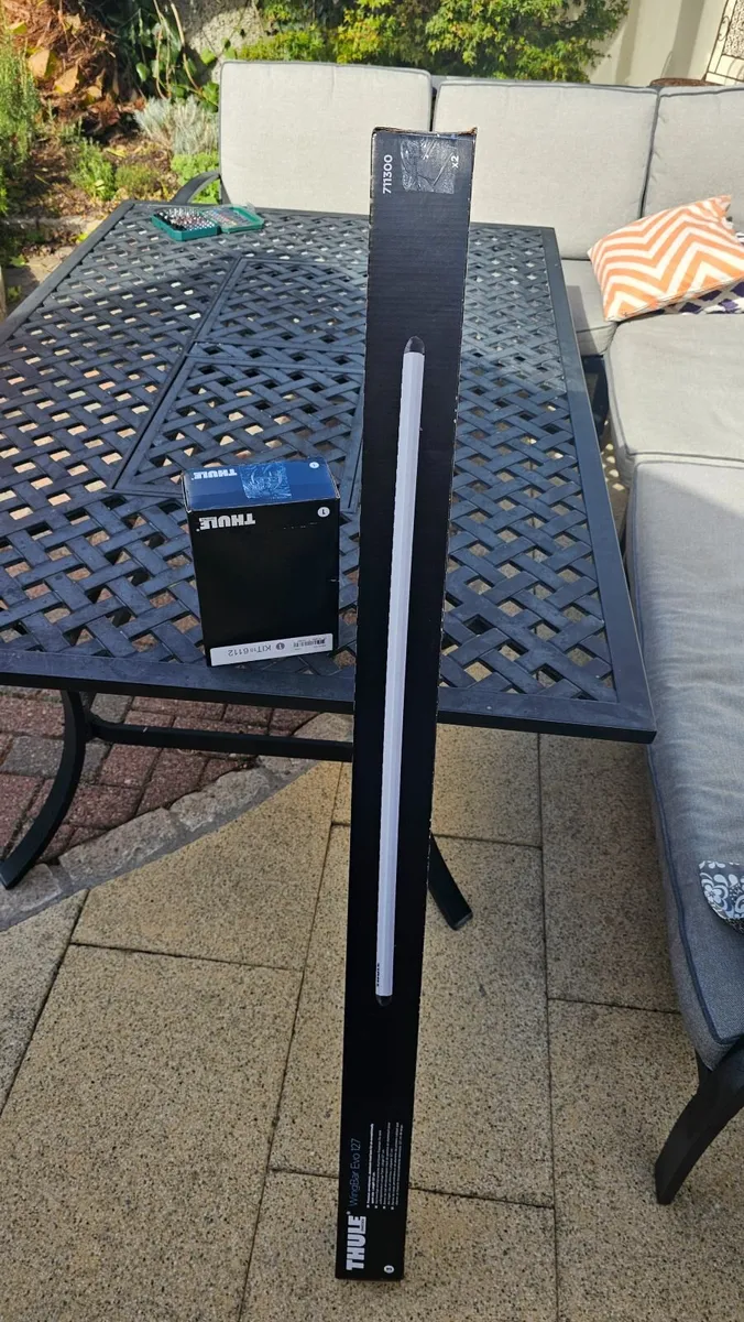 Thule WingBar Evo roof bars - Image 1