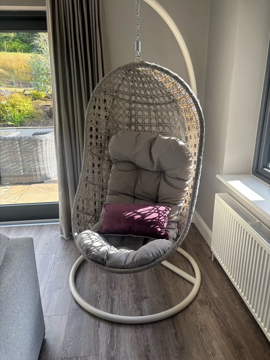 Egg Chair - Image 1