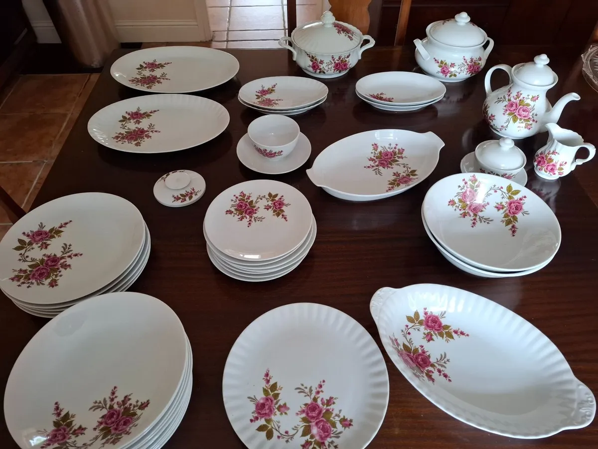 Beautiful vintage  Bavarian Dinner service - Image 1
