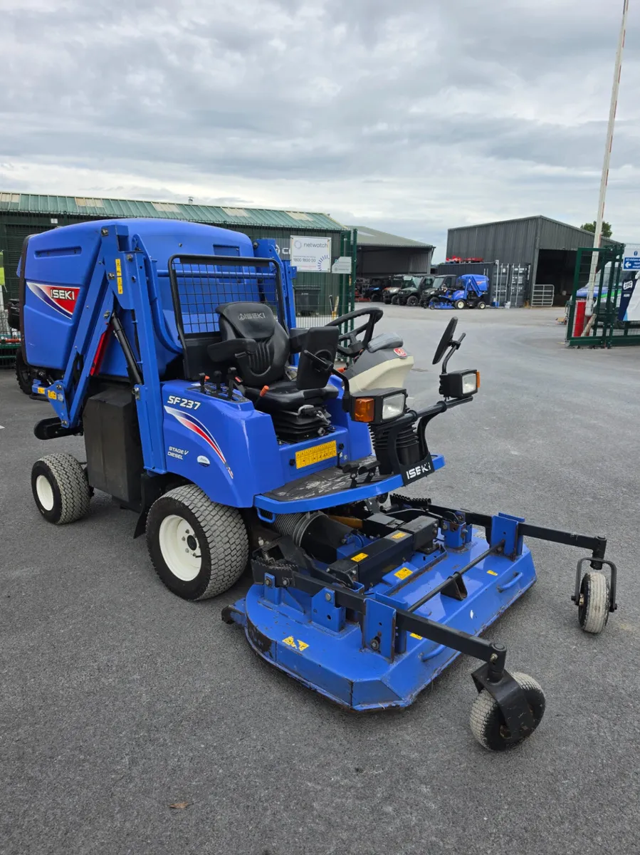 Iseki SF237 mower 2022 only 1125rs - Image 2