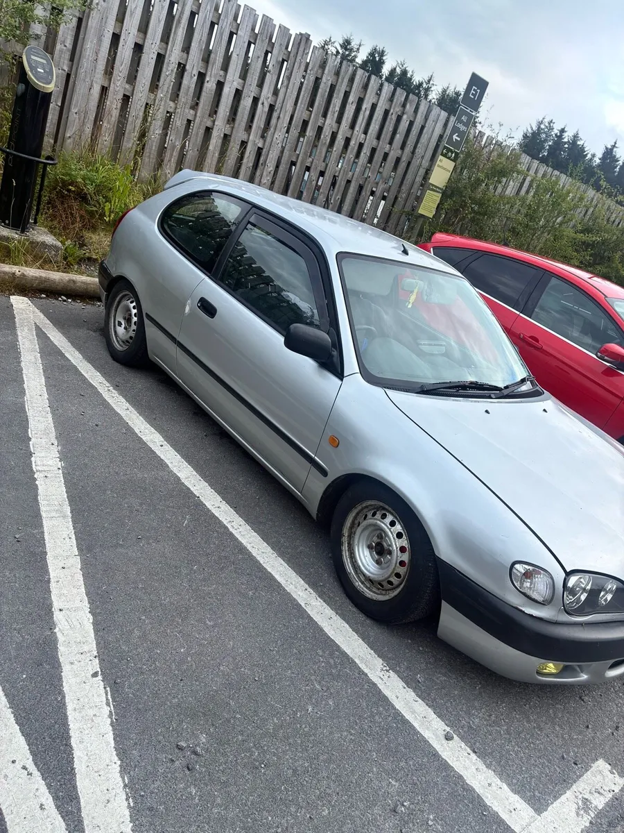 Toyota e11 Corolla Vida le - Image 2
