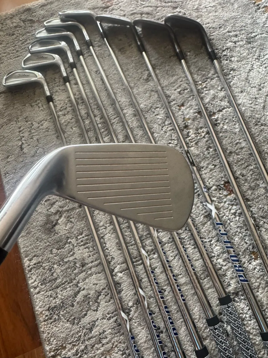 Titleist CB 718 Irons - Image 2