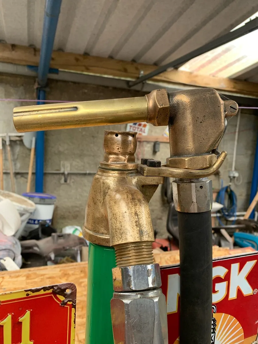 Vintage petrol pump - Image 2