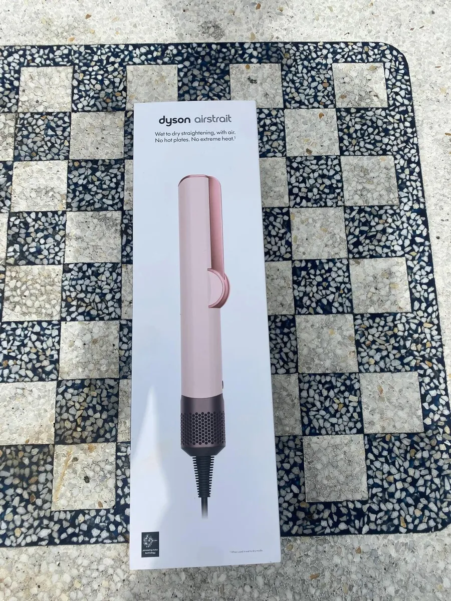 Dyson airstrait PINK Brand new - Image 2