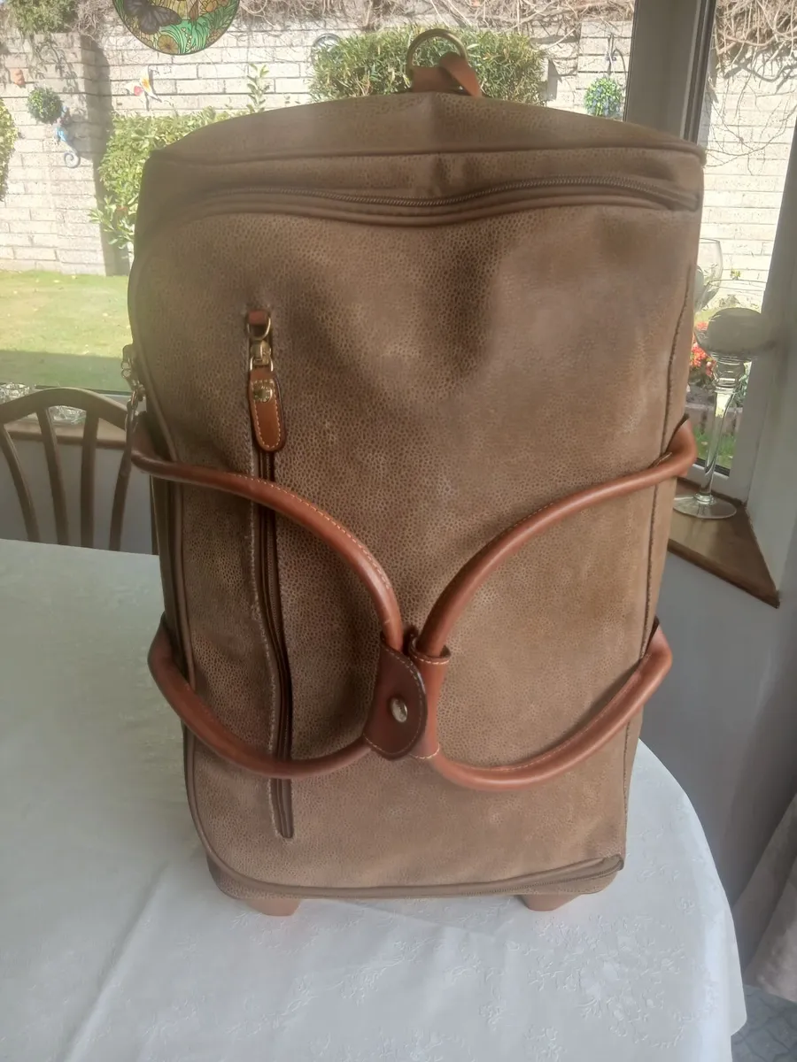 Brics travel bag with lock and keys and wheels - Image 1