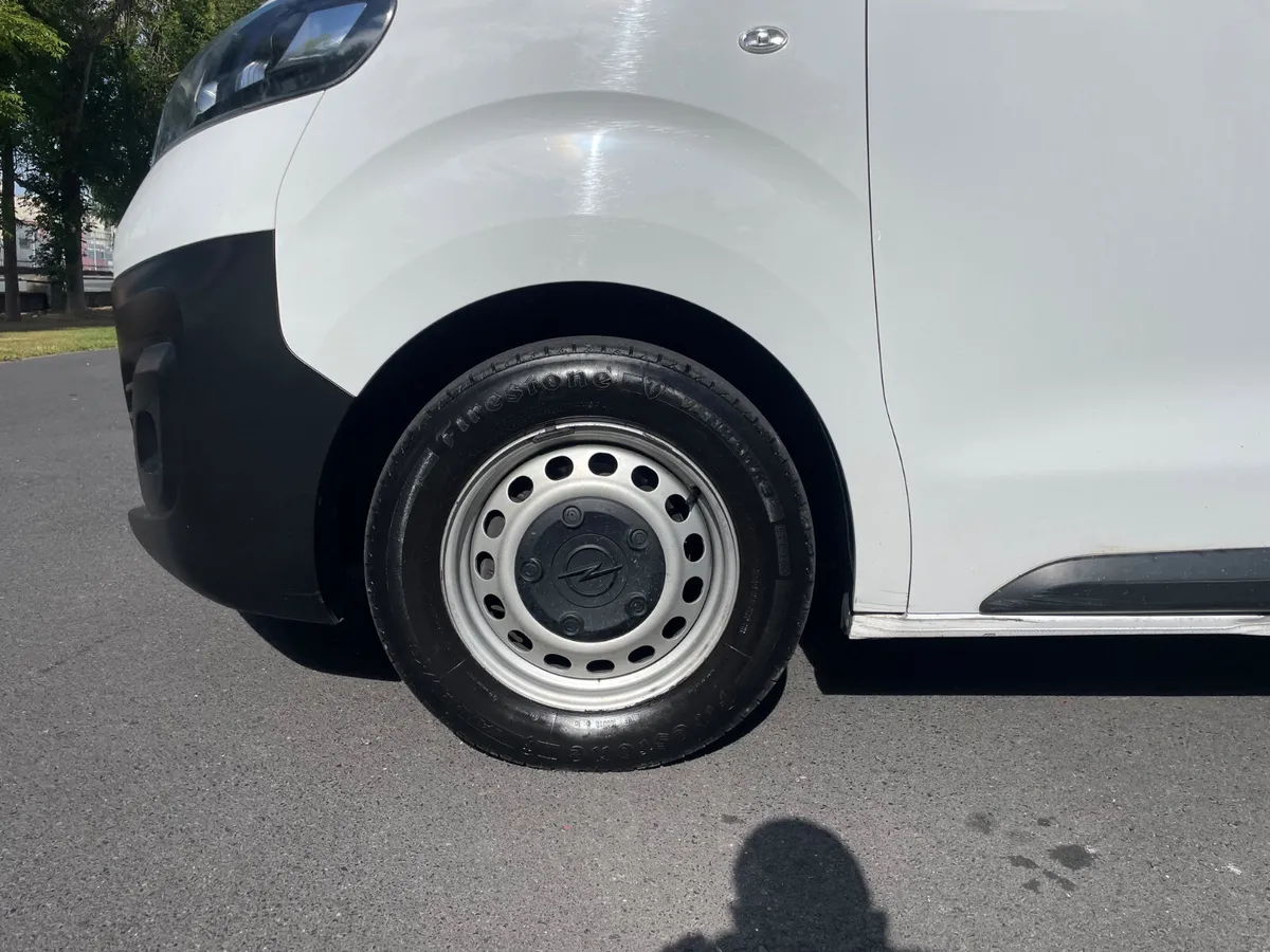 PRICE EXCLUDING VAT - APPLE PLAY - REVERSE SENSORS - Image 2