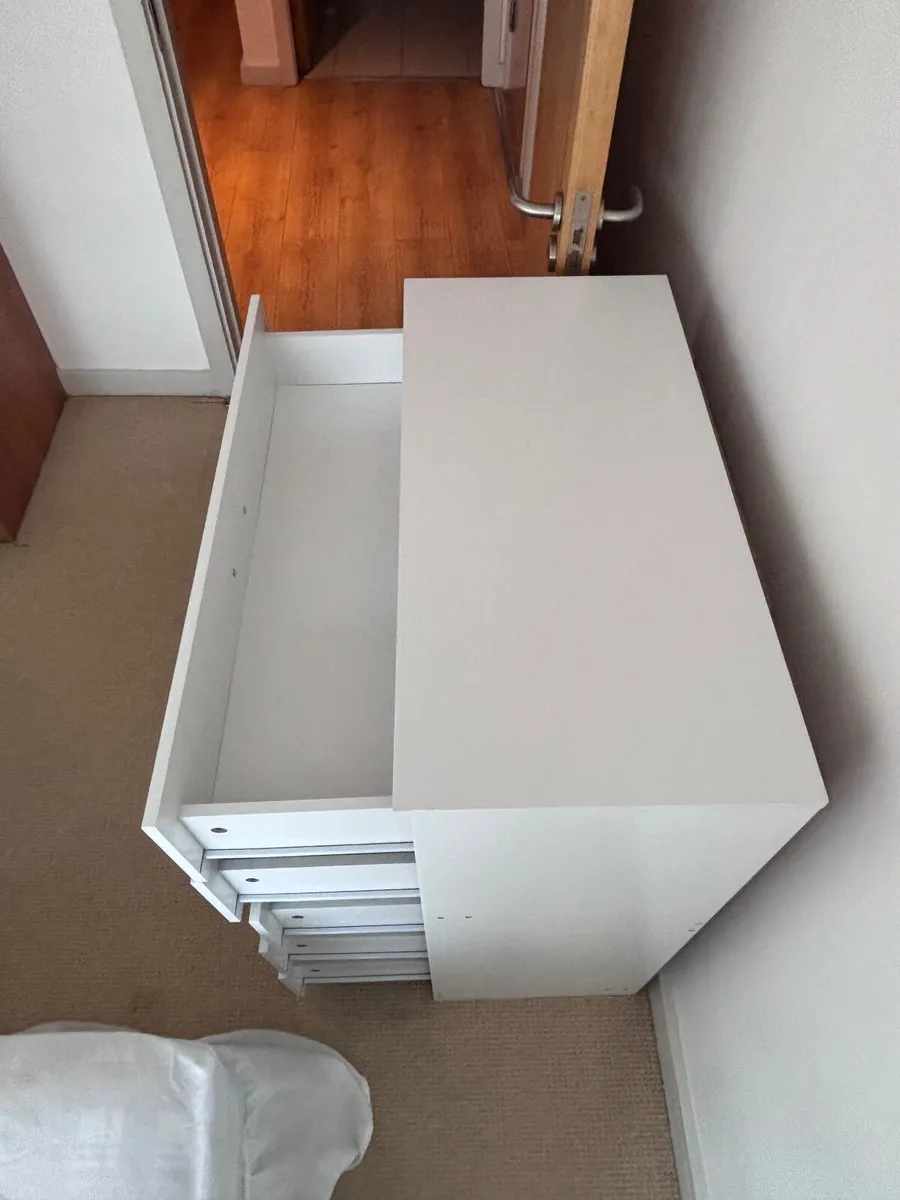 Chest of drawers - Image 2