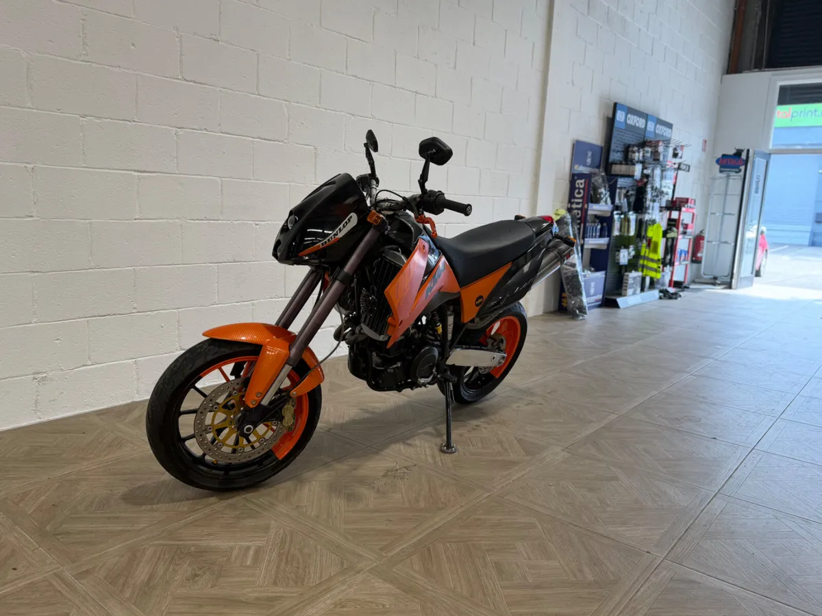 KTM 640 LC4 Supermoto 2002 - Image 4