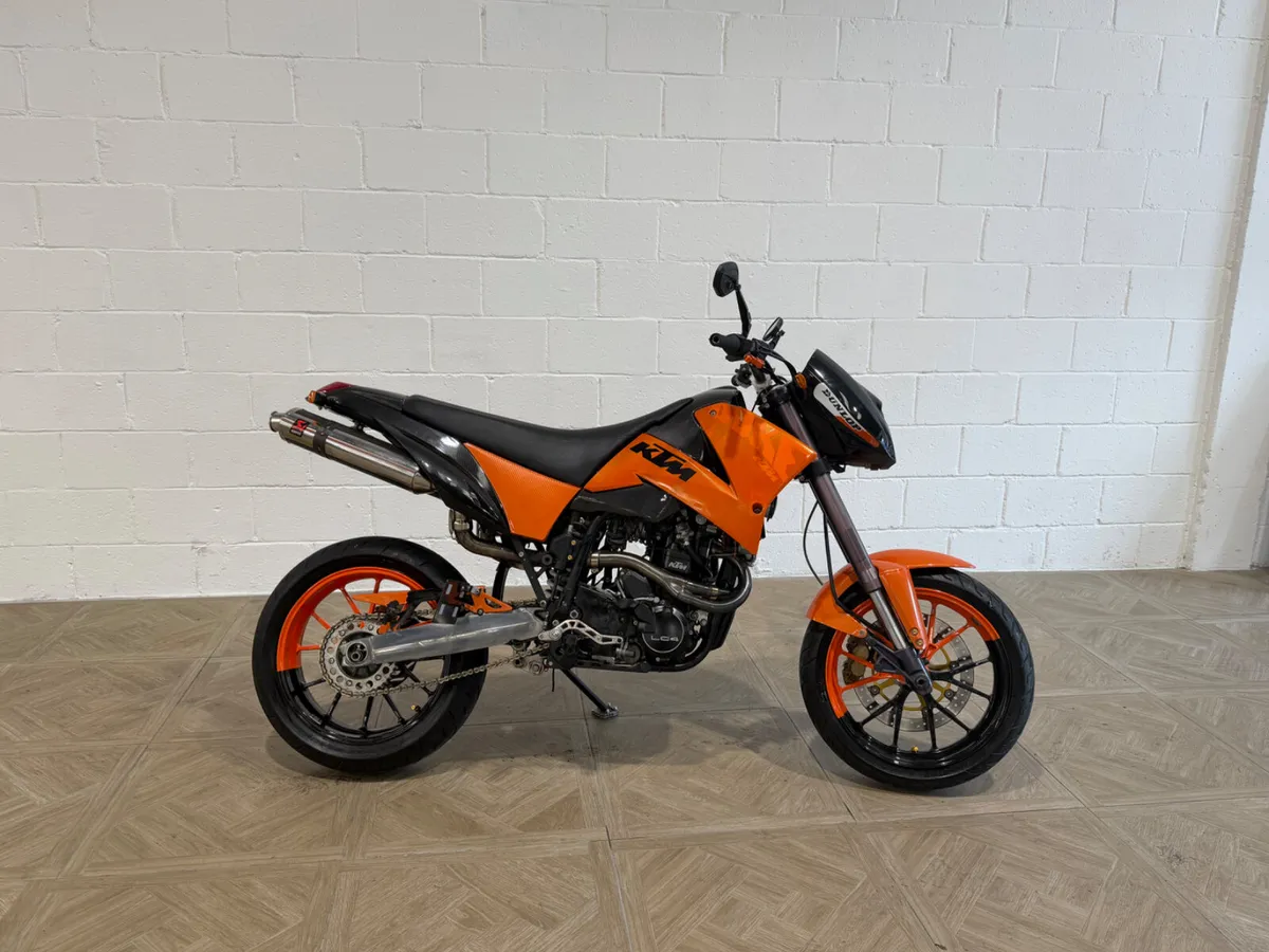 KTM 640 LC4 Supermoto 2002 - Image 2