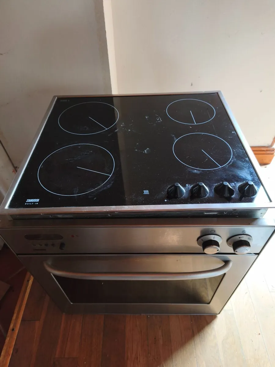 Zanussi oven and induction hob in good condition - Image 1