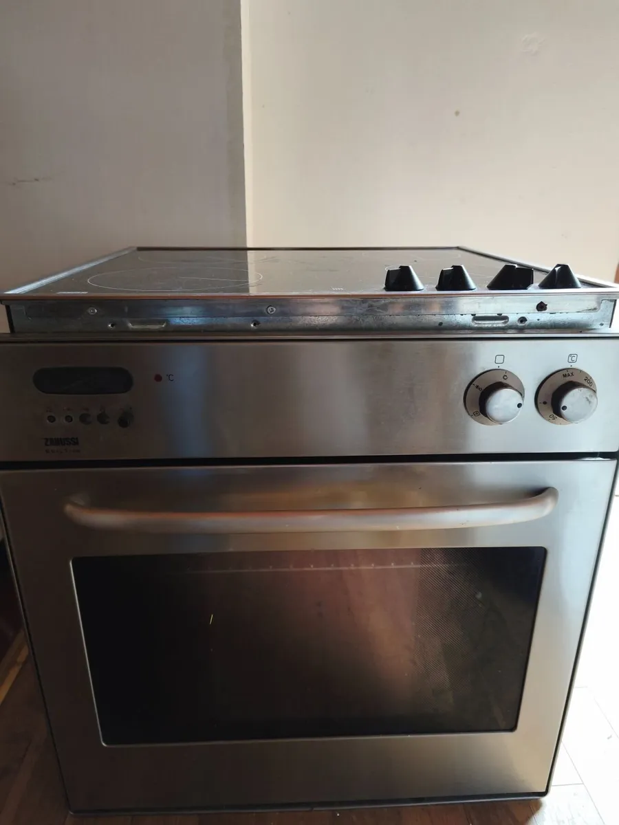 Zanussi oven and induction hob in good condition - Image 4