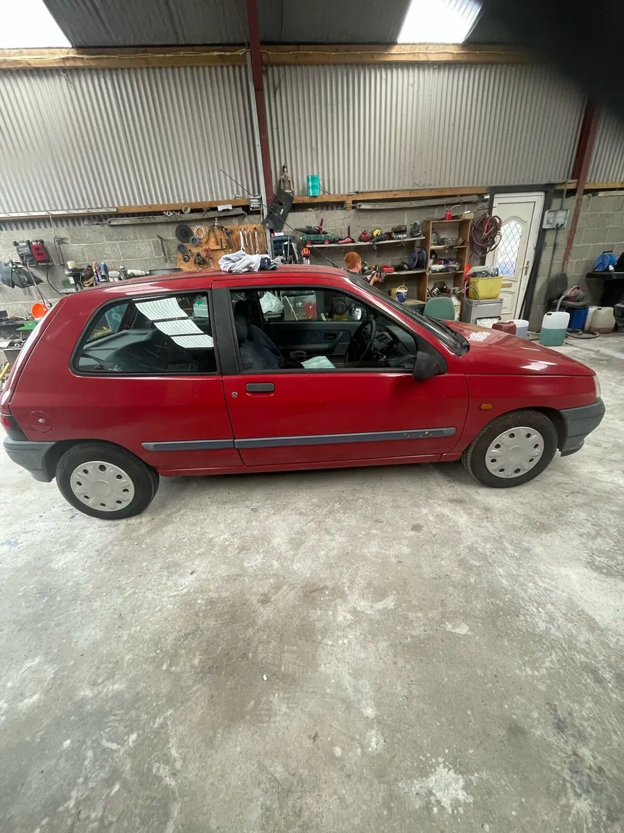 Vintage Renault Clio - Image 1