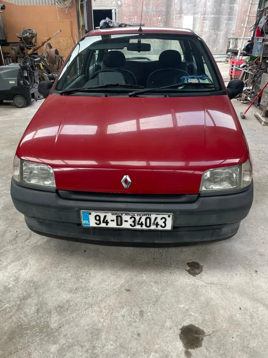 Vintage Renault Clio - Image 2