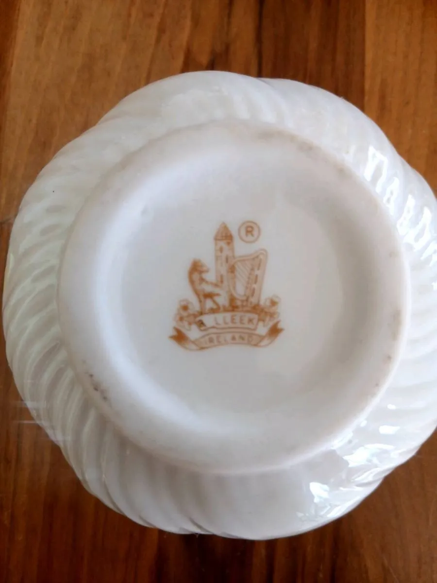 Vintage Belleek creamer&sugar bowl - Image 2