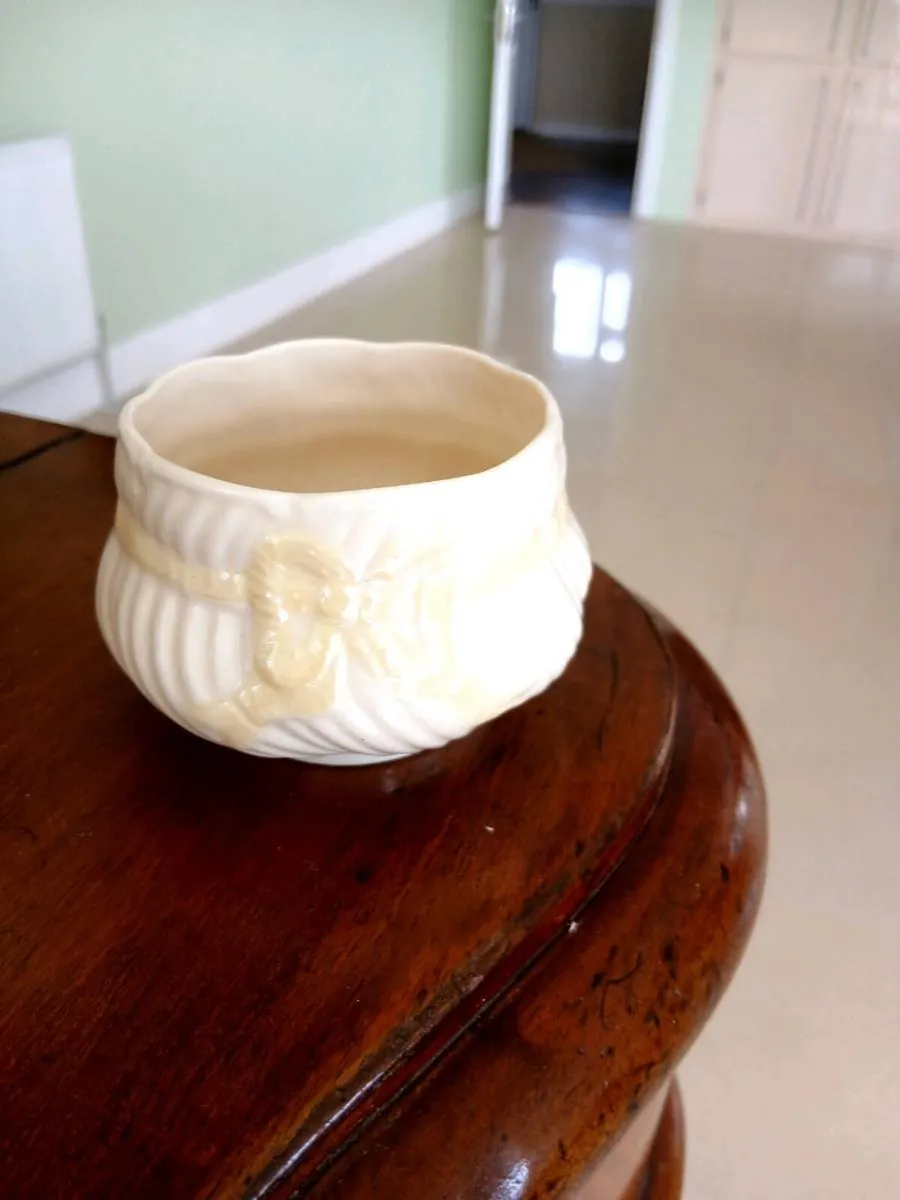 Vintage Belleek creamer&sugar bowl - Image 3
