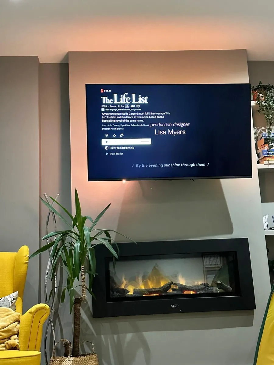 Dimplex Optiflame Wall Mounted Electric Fireplace - Image 2