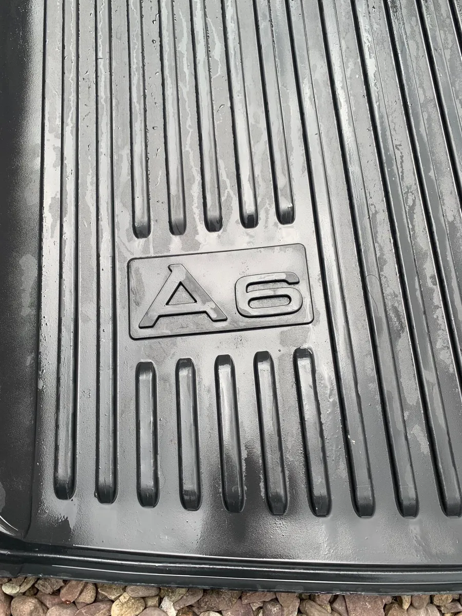 Audi A6 avant boot liner - Image 1