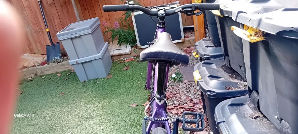 Girls bike - Image 4