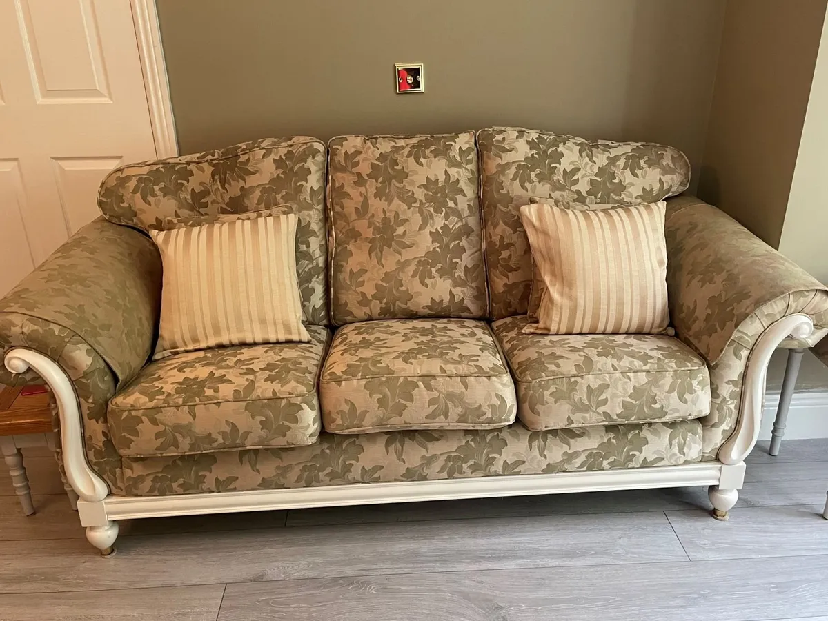 Elegant 3 & 2 Seat Damask Sofas - Image 2