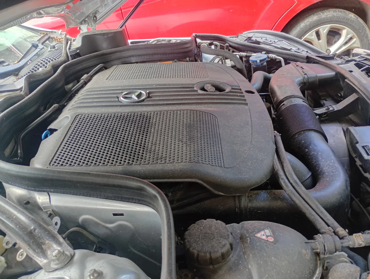 2014 mercedes  e300 hybrid - Image 3