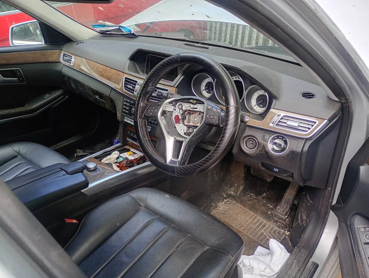 2014 mercedes  e300 hybrid - Image 4