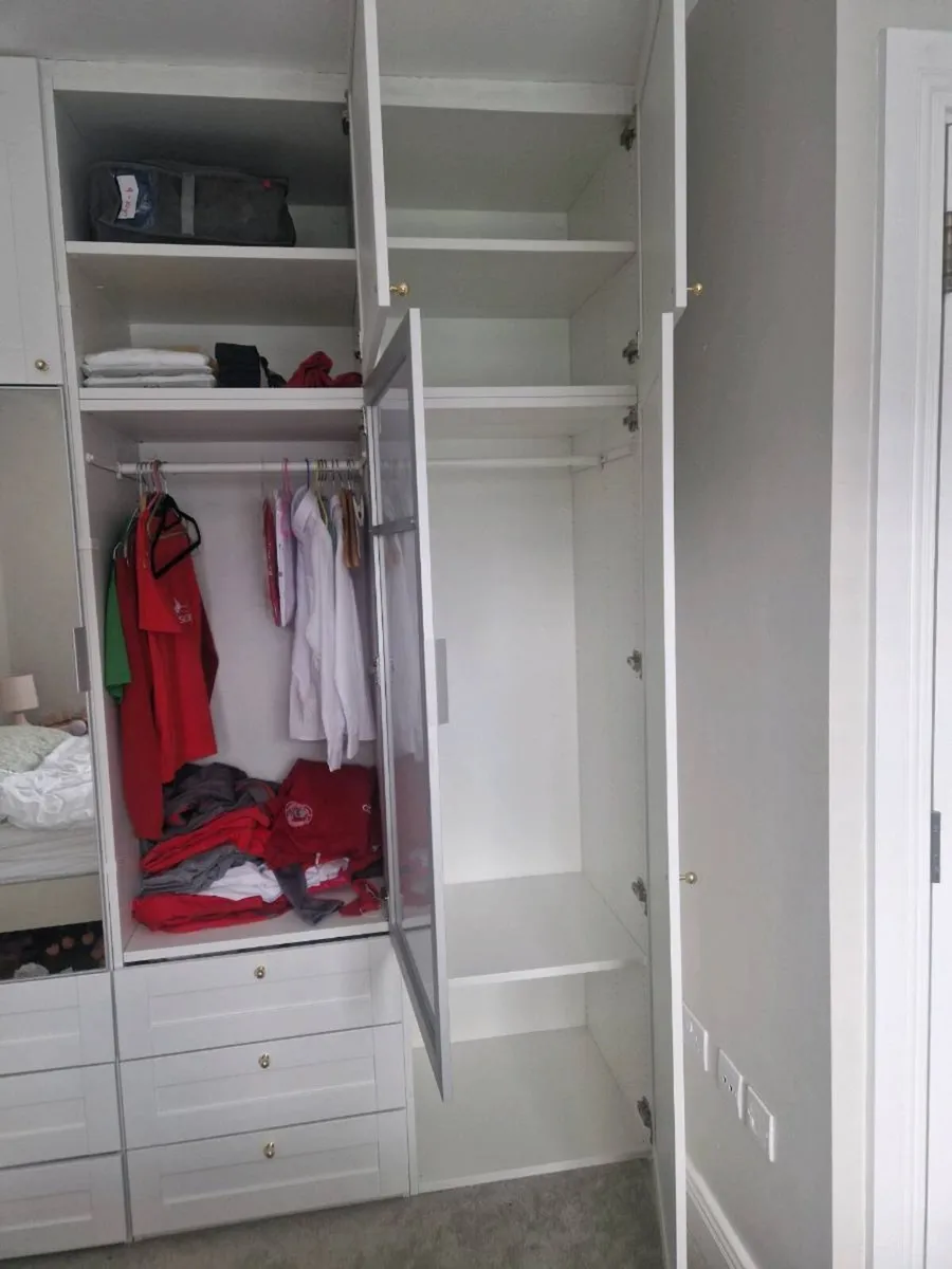 Bedroom wardrobe - Image 2
