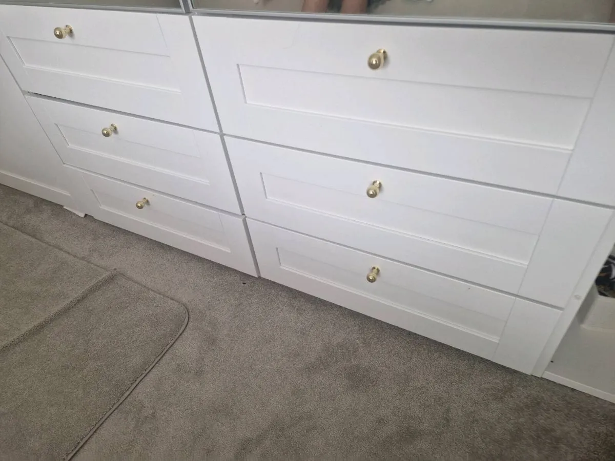 Bedroom wardrobe - Image 3