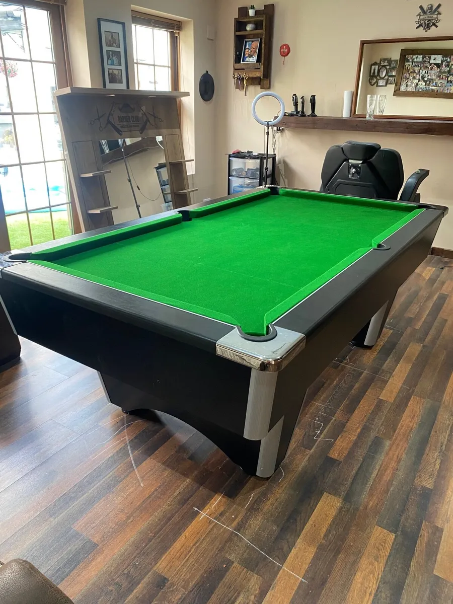 Pool table - Image 4