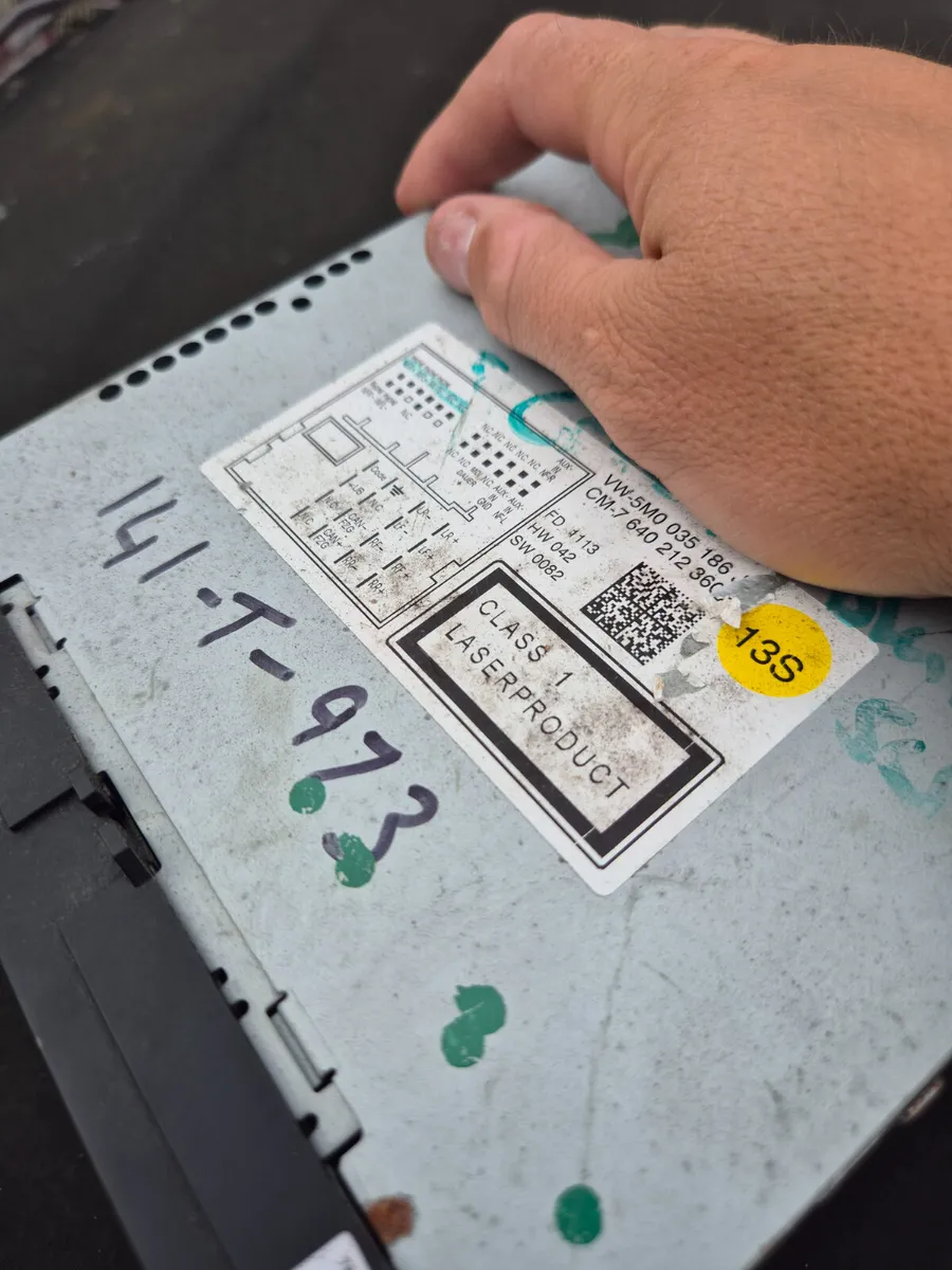 Vw radios to fit  jap imports etc. - Image 2